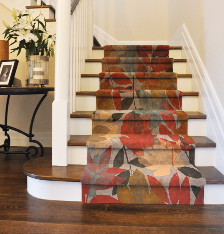 Design ideas for a mid-sized contemporary carpeted l-shaped staircase in Melbourne with carpet risers.