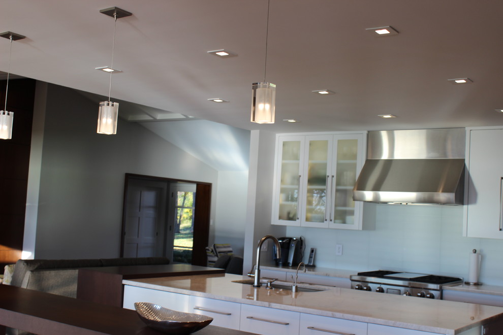 Inspiration for a transitional kitchen remodel in Chicago