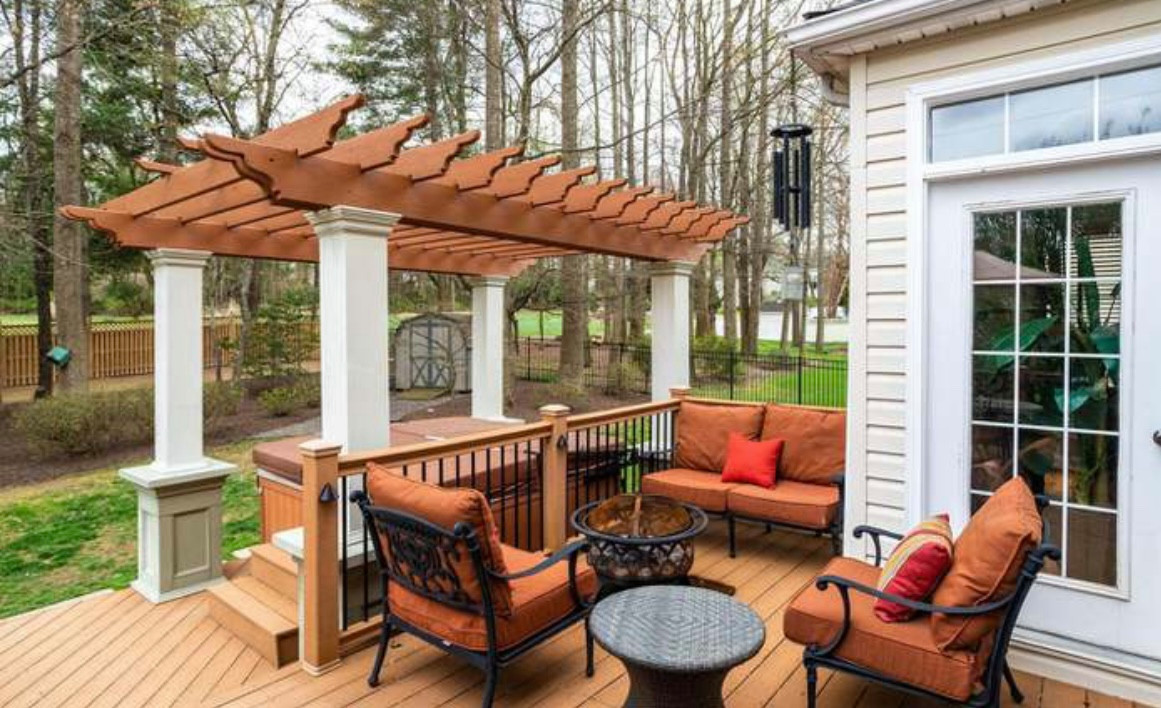 Urban deck + pergola + spa