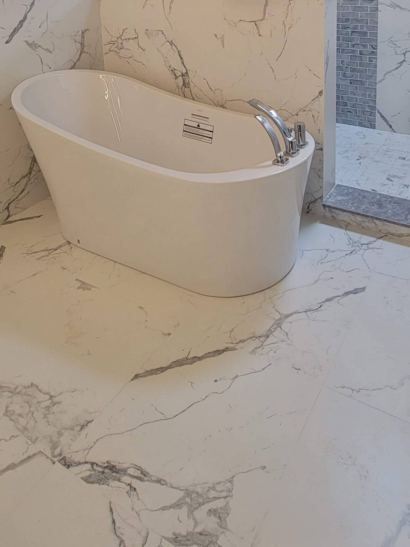 Lakehouse Master Bathtub