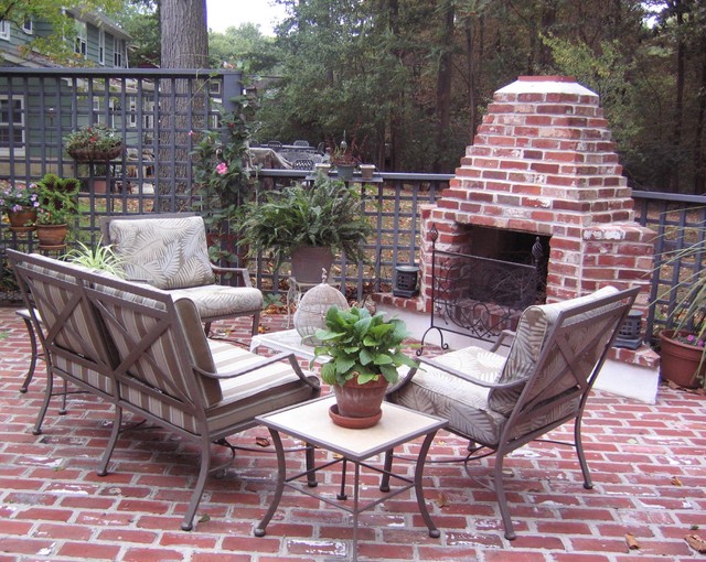 Browse 240 photos of Outdoor Brick Fireplace. Find ideas and inspiration for Outdoor Brick Fireplace to add to your own home.