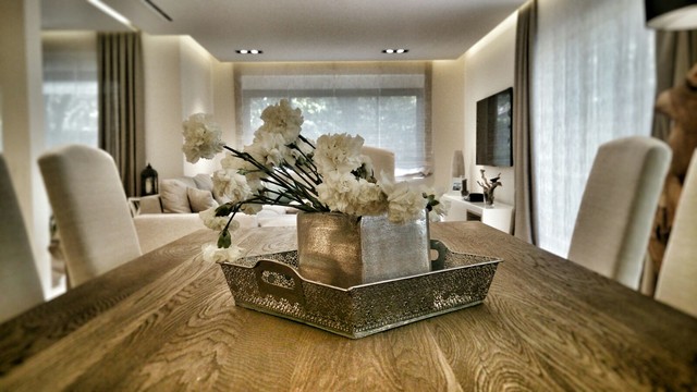 La Moraleja classique-chic-salle-a-manger