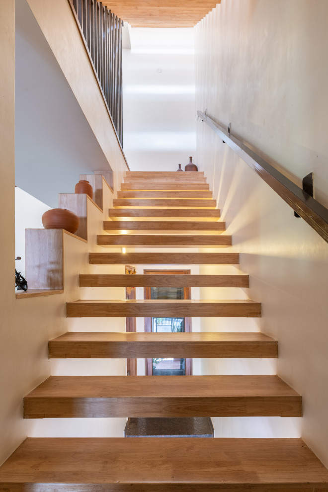 This is an example of a modern staircase in Bengaluru.