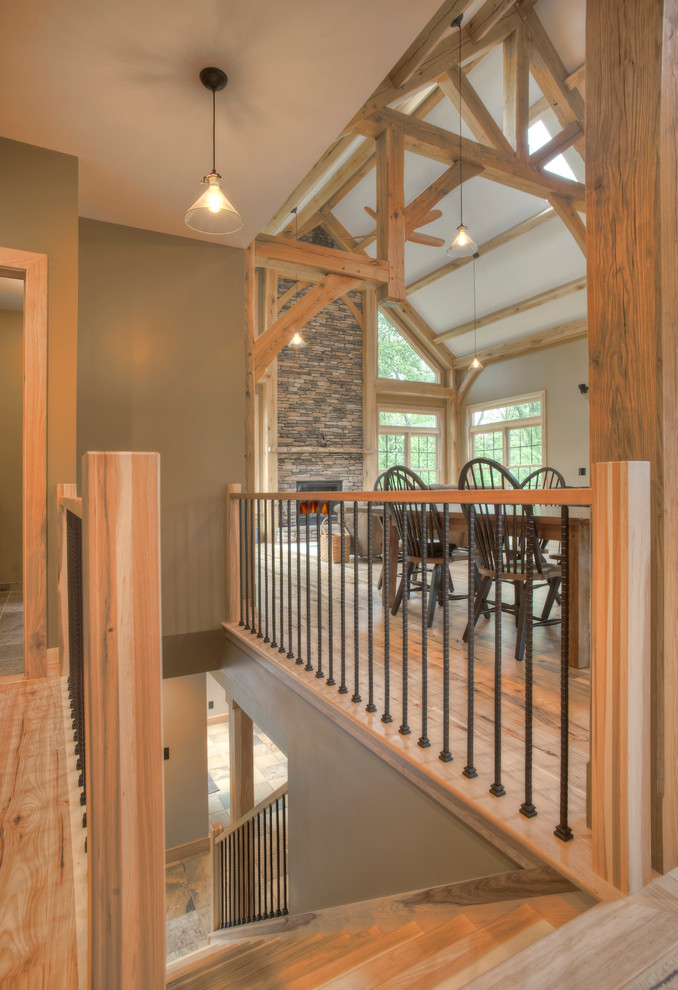 Inspiration for a rustic home design remodel in Cleveland