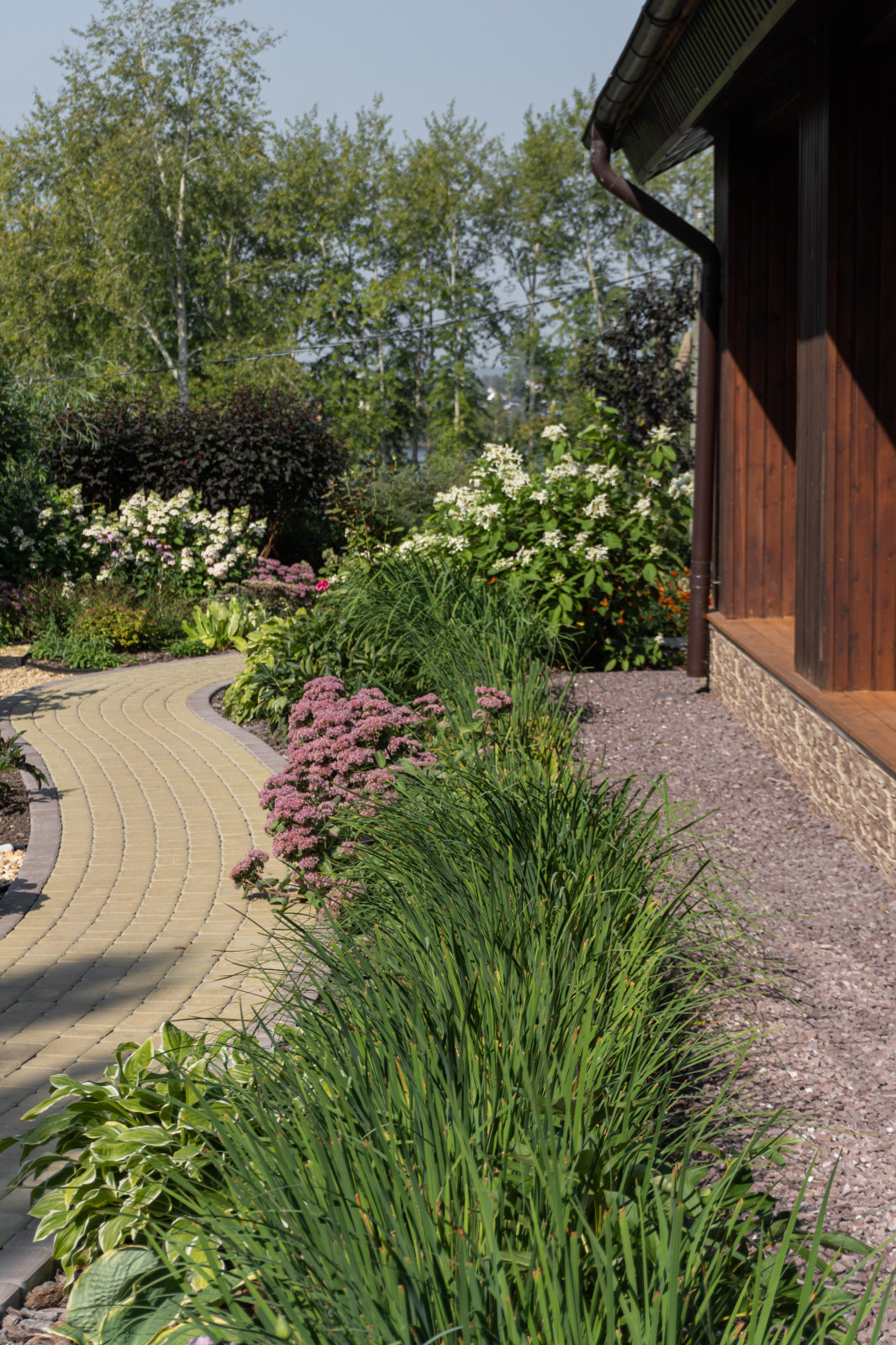 Сад на крутом склоне