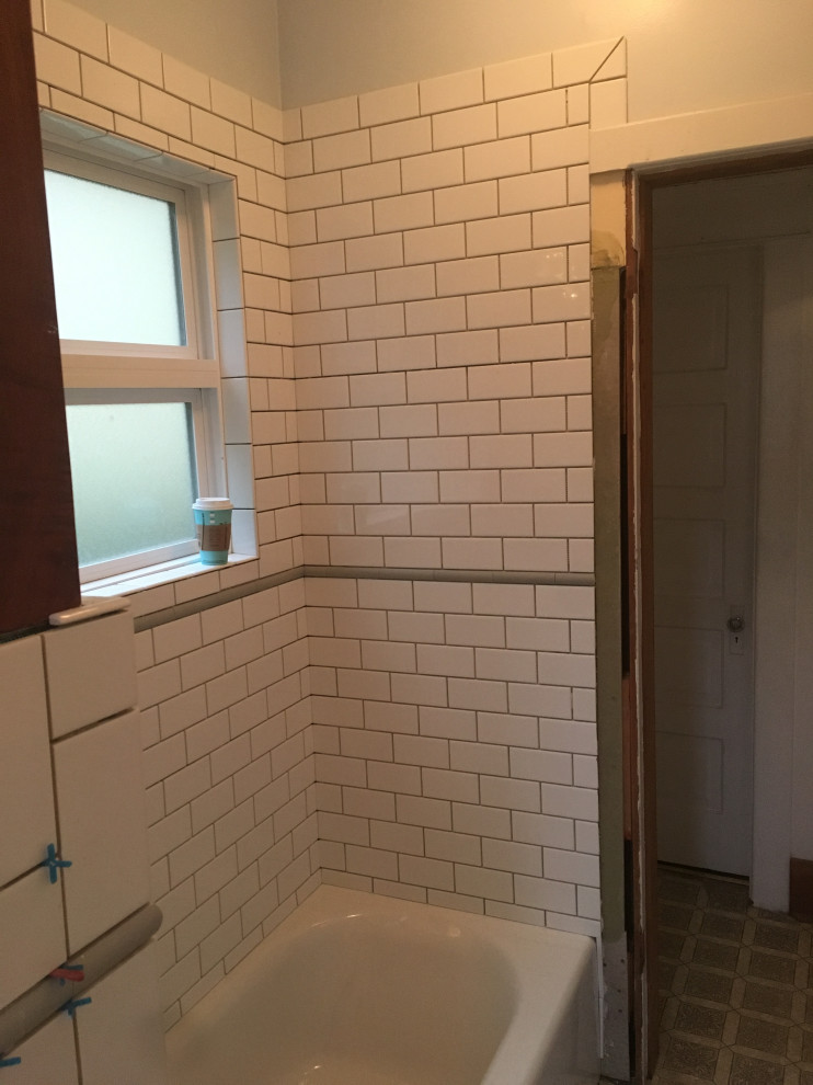 Bathroom - mid-sized master bathroom idea in Seattle