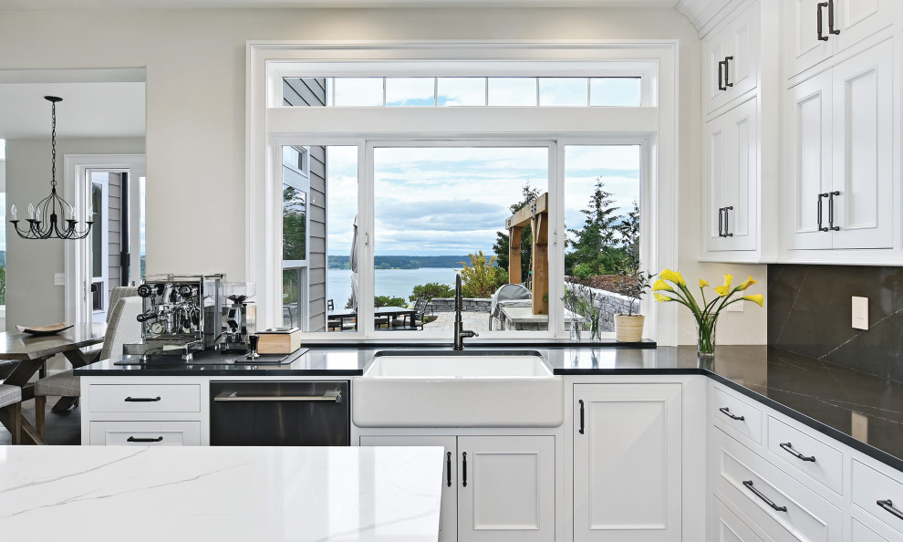 Transitional kitchen photo in Seattle