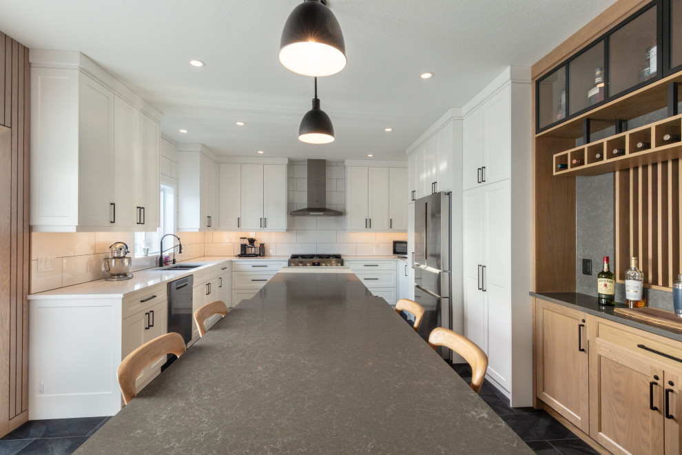 Inspiration for a transitional kitchen remodel in Toronto