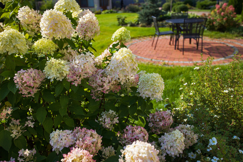 Вартемягибеседка, забор, положить плитку, брусчатка, паркинг, деревья, сделать к