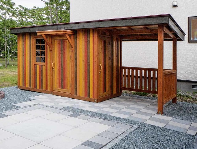 オリジナル木製物置（駐輪付） - トラディショナル - 物置・庭小屋 