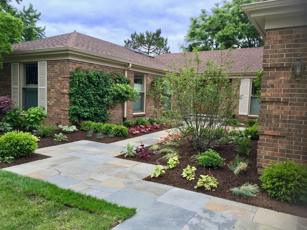 Front Yard Courtyard Traditional Landscape Chicago by Amy Malter Landscape Design