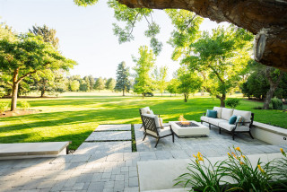 Yard of the Week: Outdoor Rooms With a Golf Course View (18 photos)