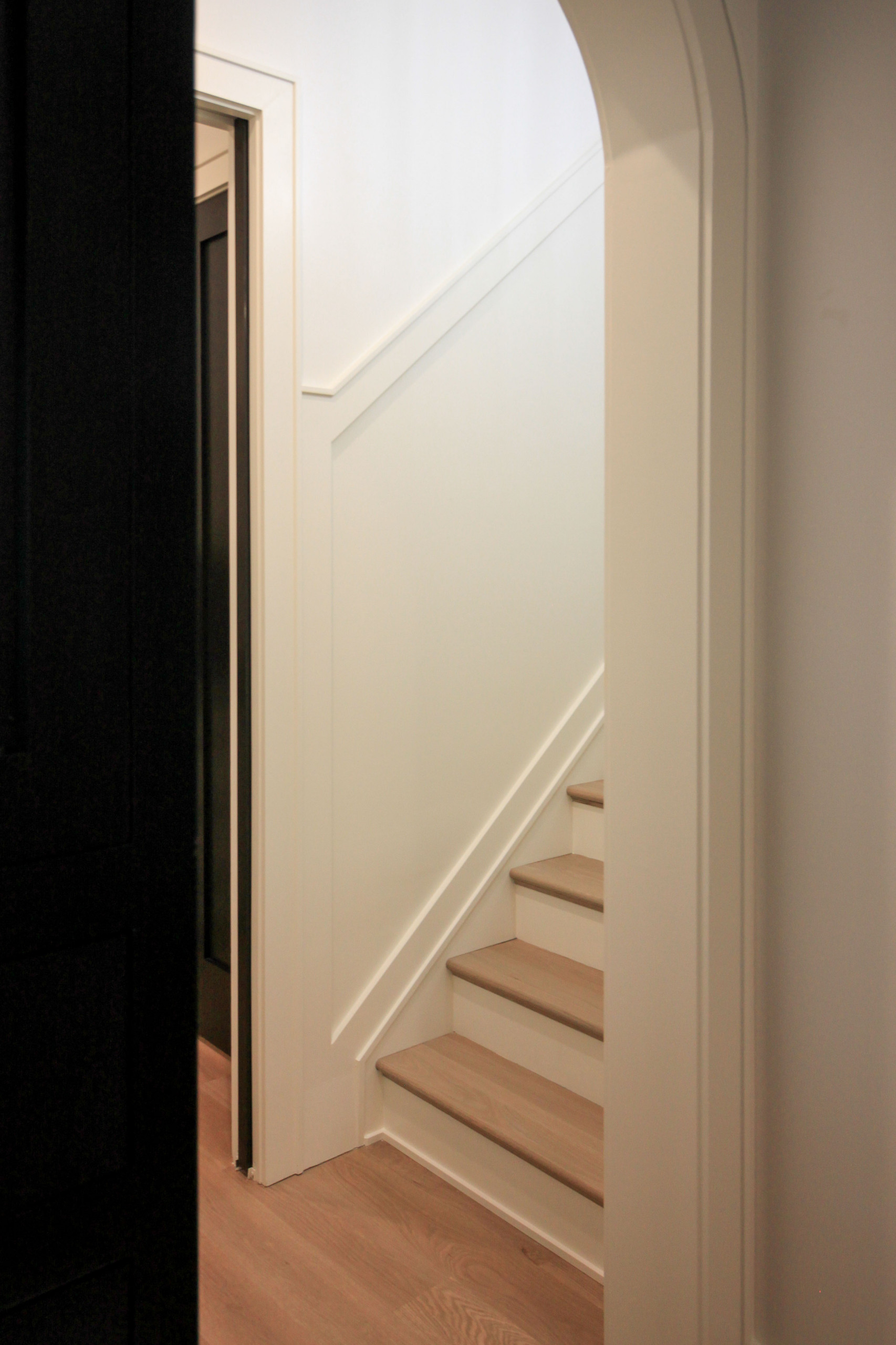 93_Captivating Light Wood Railing System with Black Spindles, Arlington VA 22207