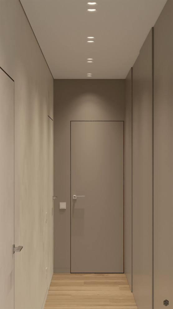 Идея дизайна: узкий коридор среднего размера в современном стиле с коричневыми стенами, паркетным полом среднего тона и желтым полом