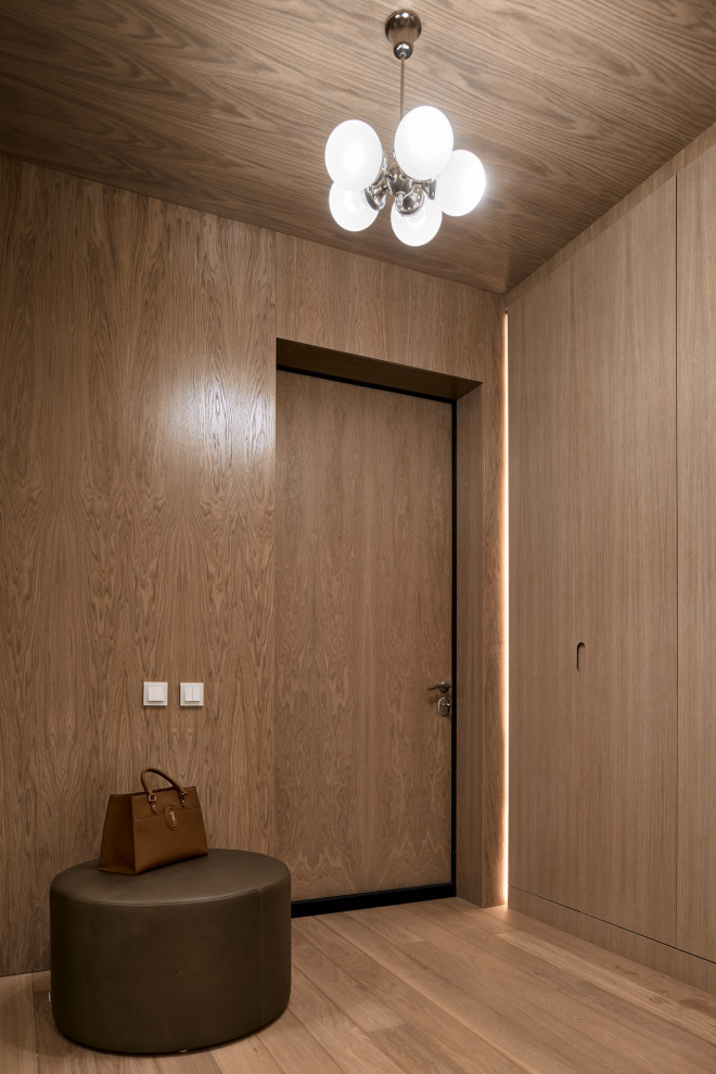 Стекло и неон: квартира в Подмосковье