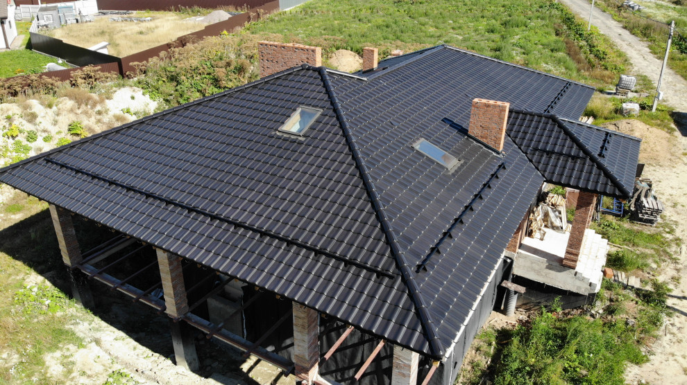 Смонтировали керамическую черепицу Nelskamp