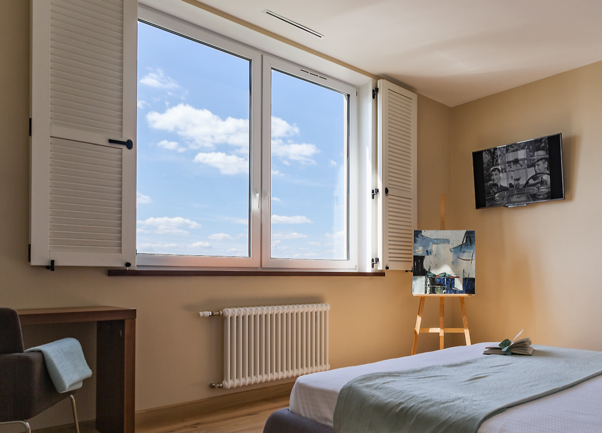 Теплая квартира с собакой.