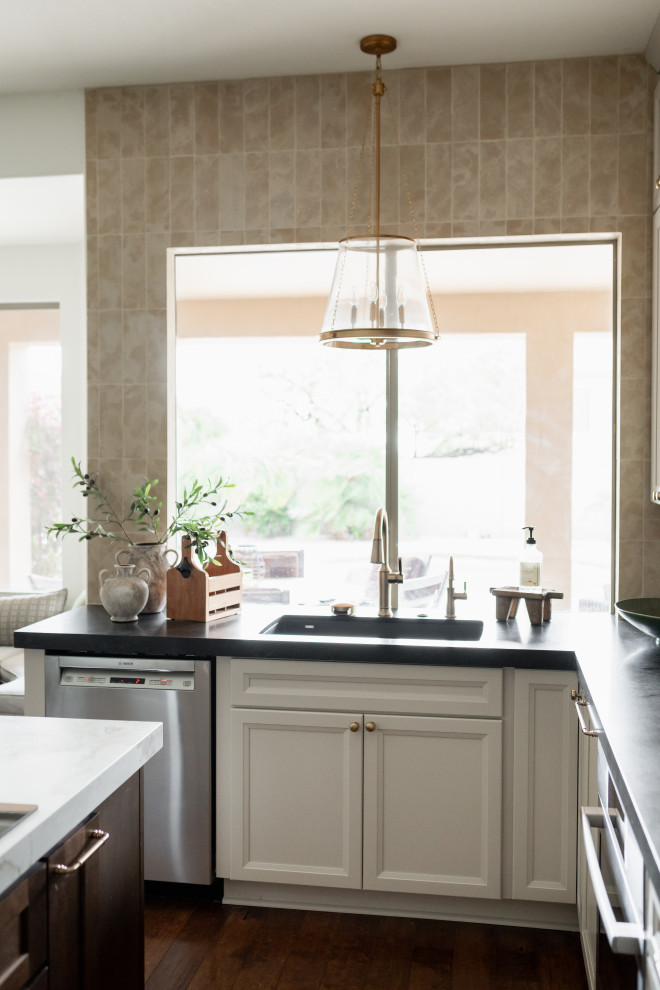 Inspiration for a transitional home design remodel in Phoenix