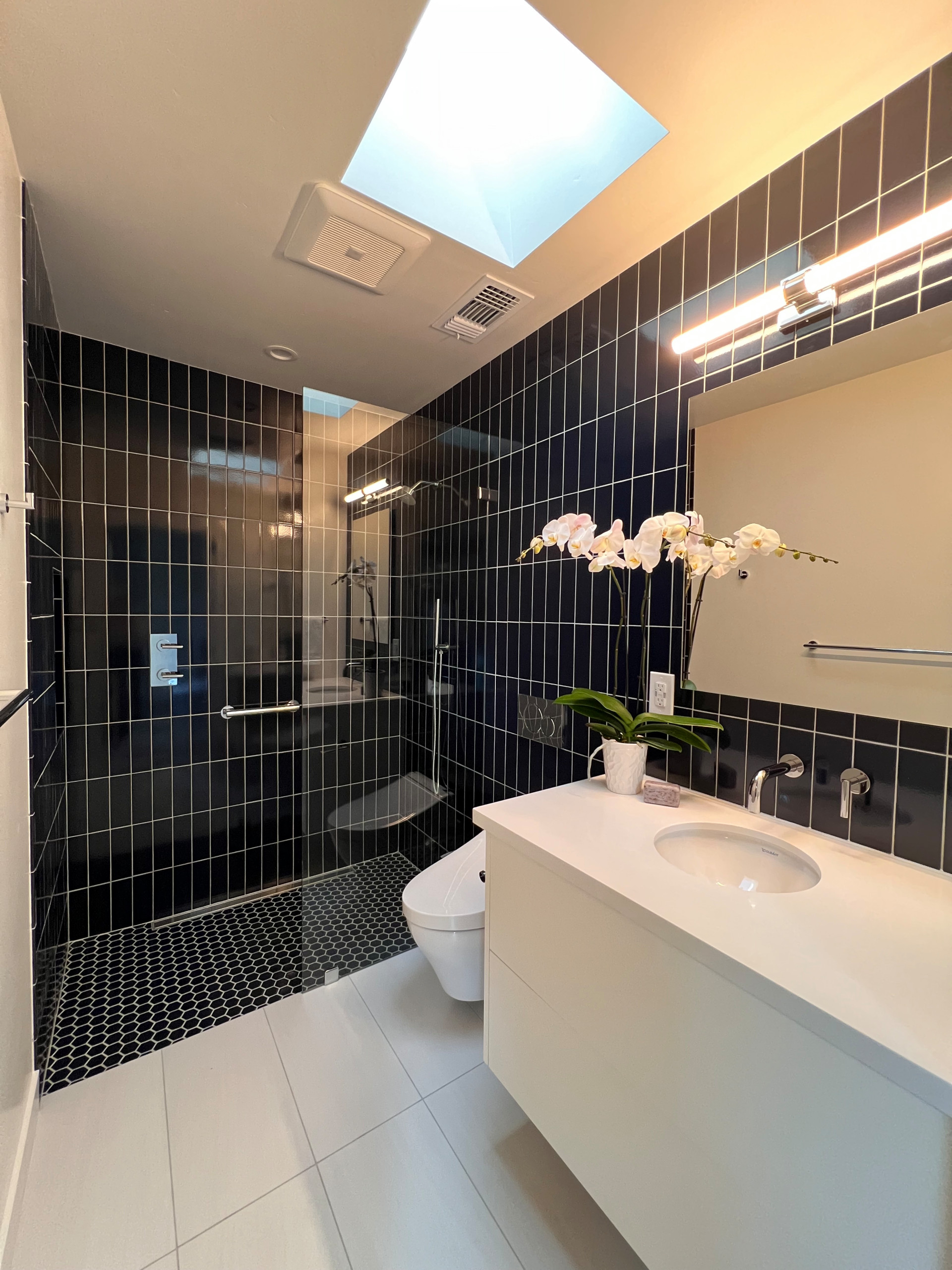 Sleek & Simple Navy & White Color Palette