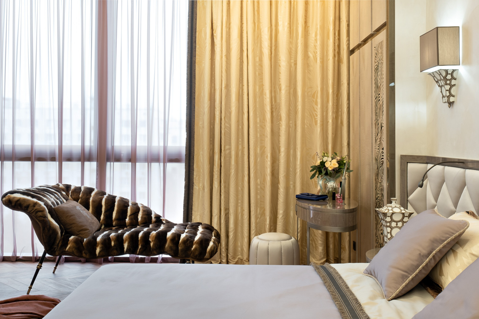 Дом на набережной