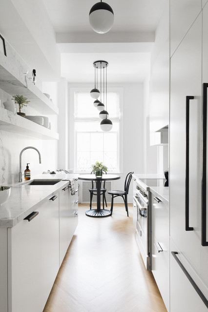 White Kitchen contemporaneo-cucina