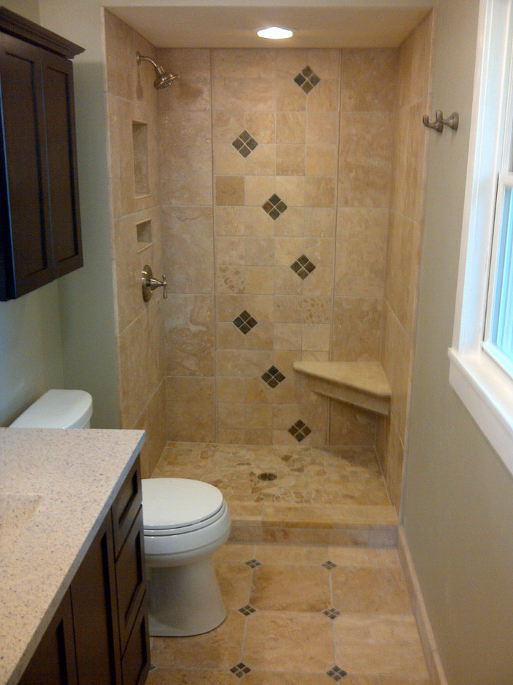 This is an example of a traditional bathroom in Milwaukee.