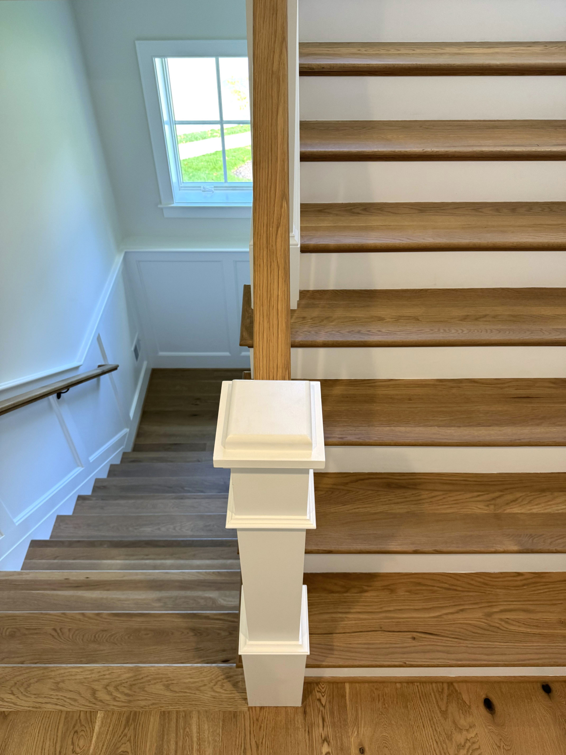 141_Timeless U Shaped Stair with Traditional Box Newels, Arlington, VA 22207