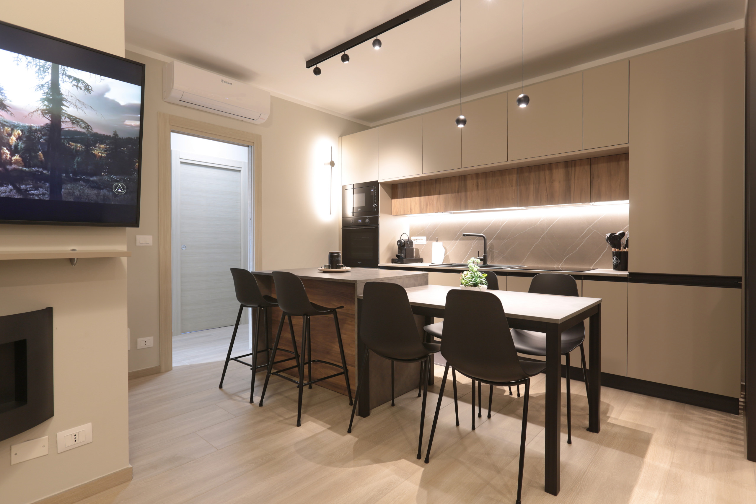 LA CASA  MODERNA & SOFT INDUSTRIAL