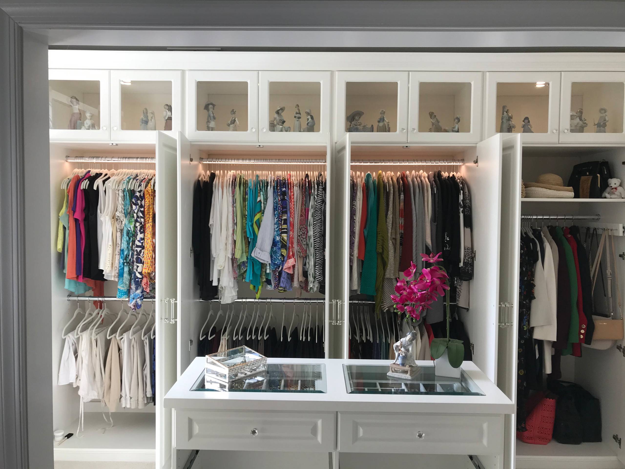 Doored & Mirrored Wall & Island Masterpiece