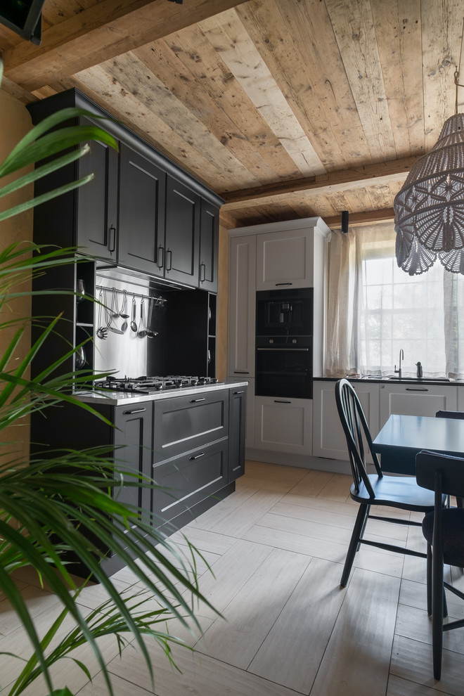 Кухня-гостиная в сланце и кружевах