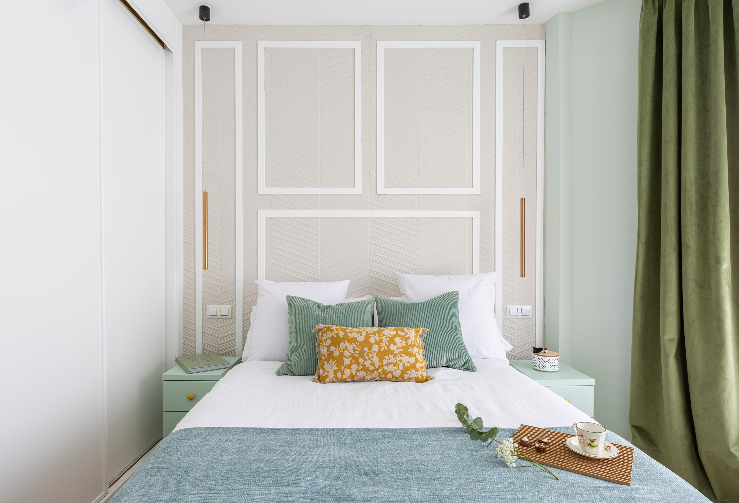 Trendy bedroom photo in Madrid