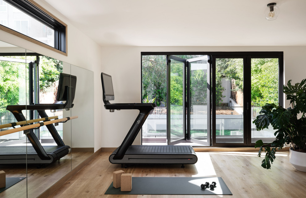 Photo of a contemporary home gym in San Francisco.