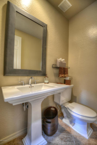 9270 E Thompson Peak Parkway #304 mediterran-gaestetoilette