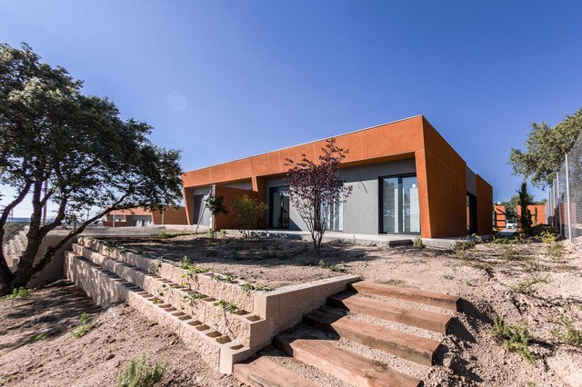 House 2 contemporary-traedaeck