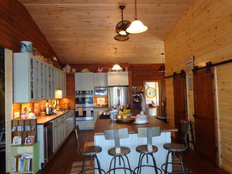 Kitchen - rustic kitchen idea