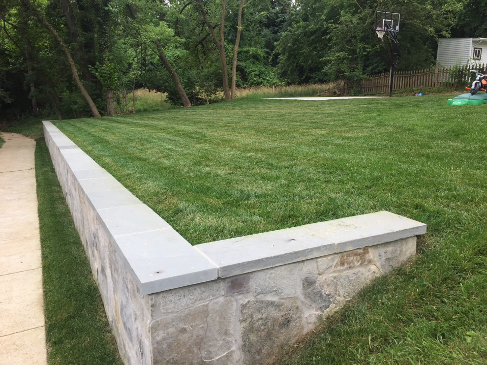 Natural Stone Veneer Retaining Wall Capped with 2 Inch Thermal ...