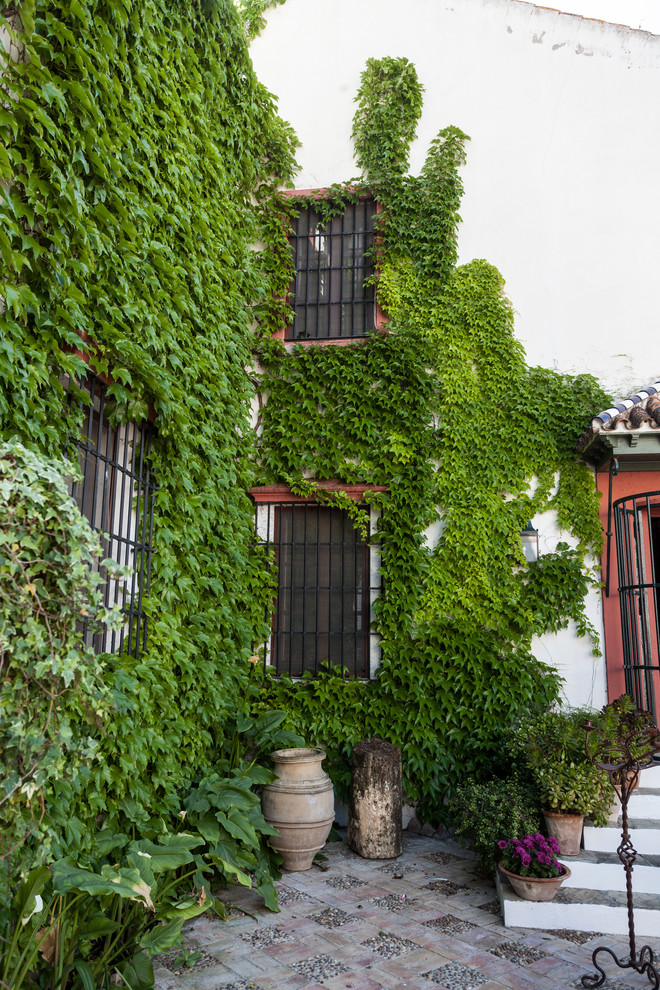 Photo of a traditional exterior in Seville.