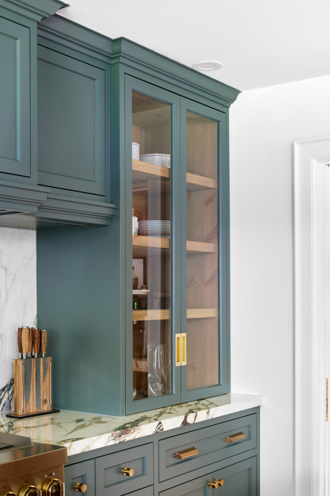 Inspiration for a transitional kitchen remodel in Toronto