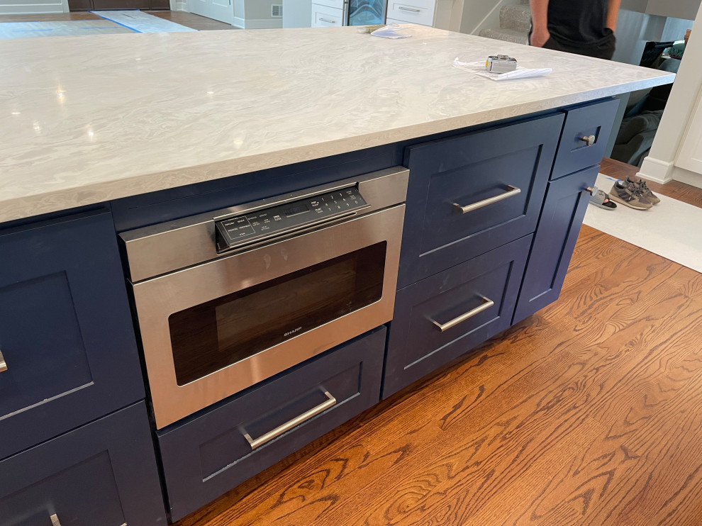 Inspiration for a transitional kitchen remodel in Chicago