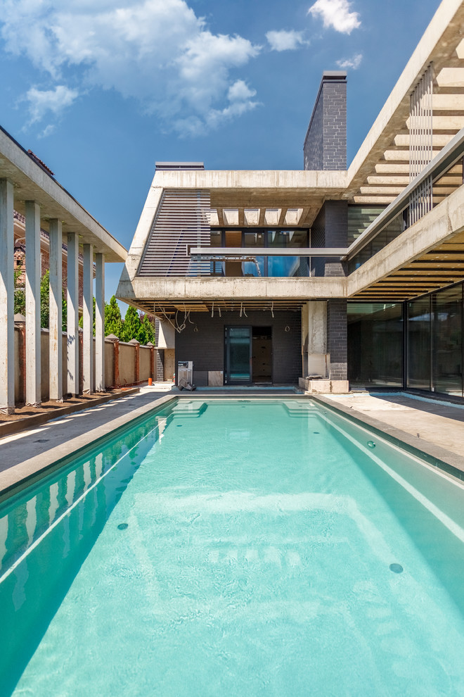 Бассейн в процессе реализации.