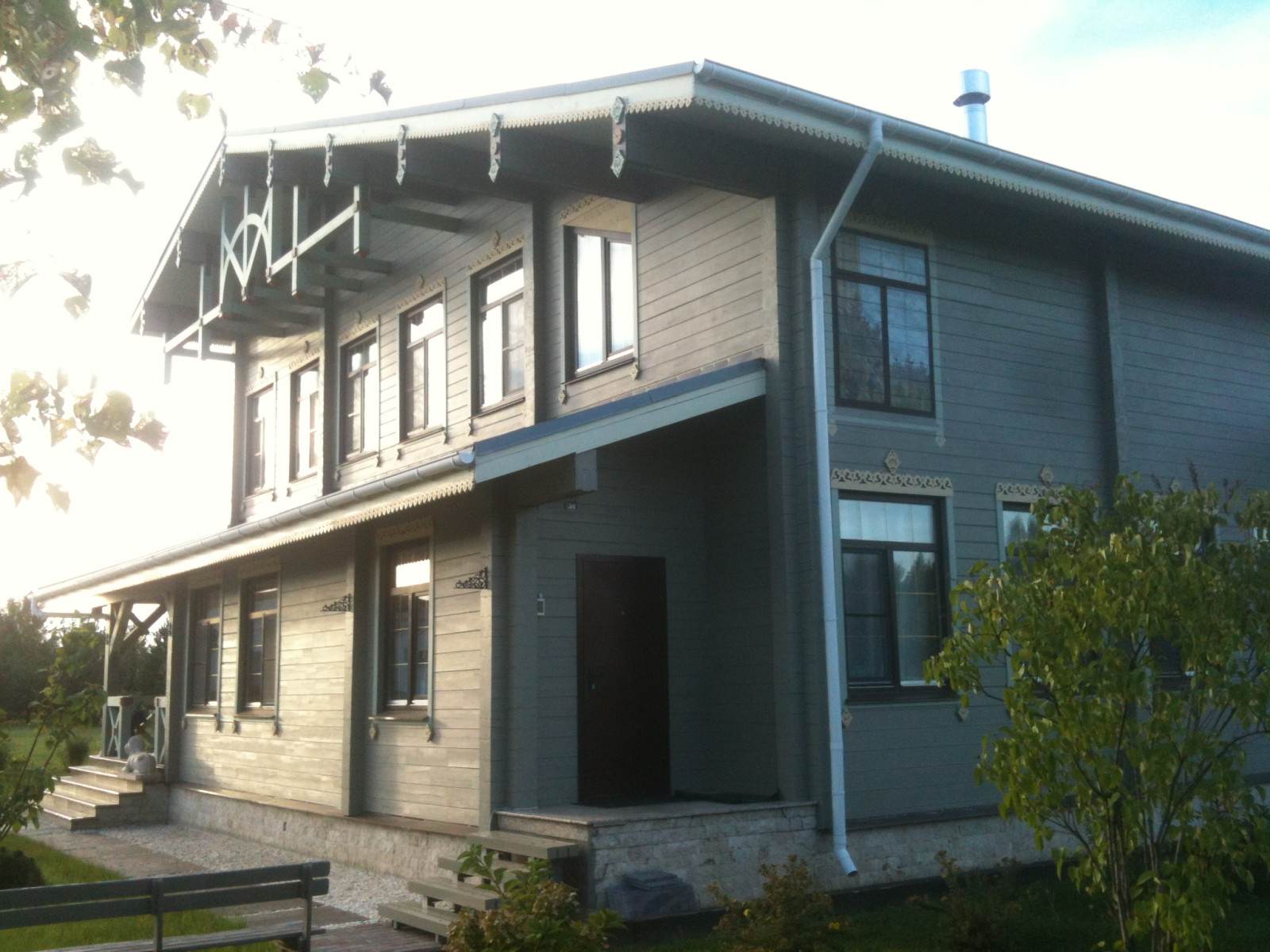 Фасады дома под Можайском до и после