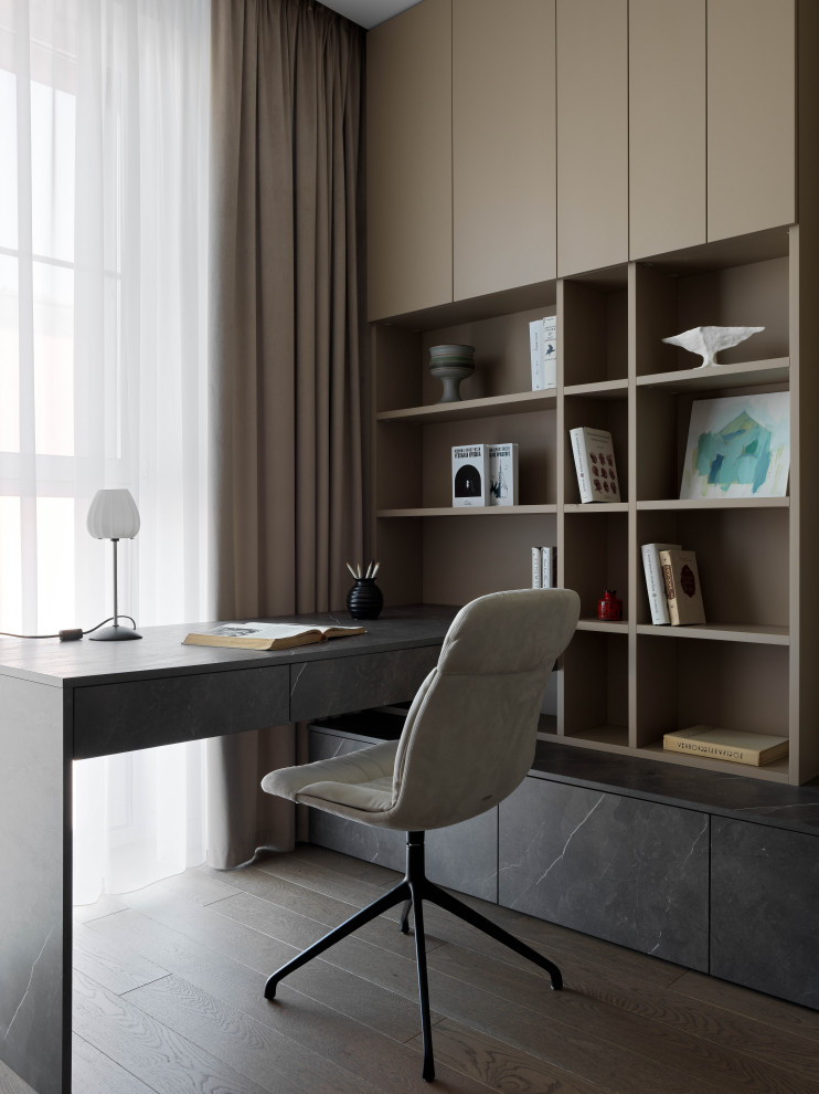 Design ideas for a contemporary home office in Moscow.