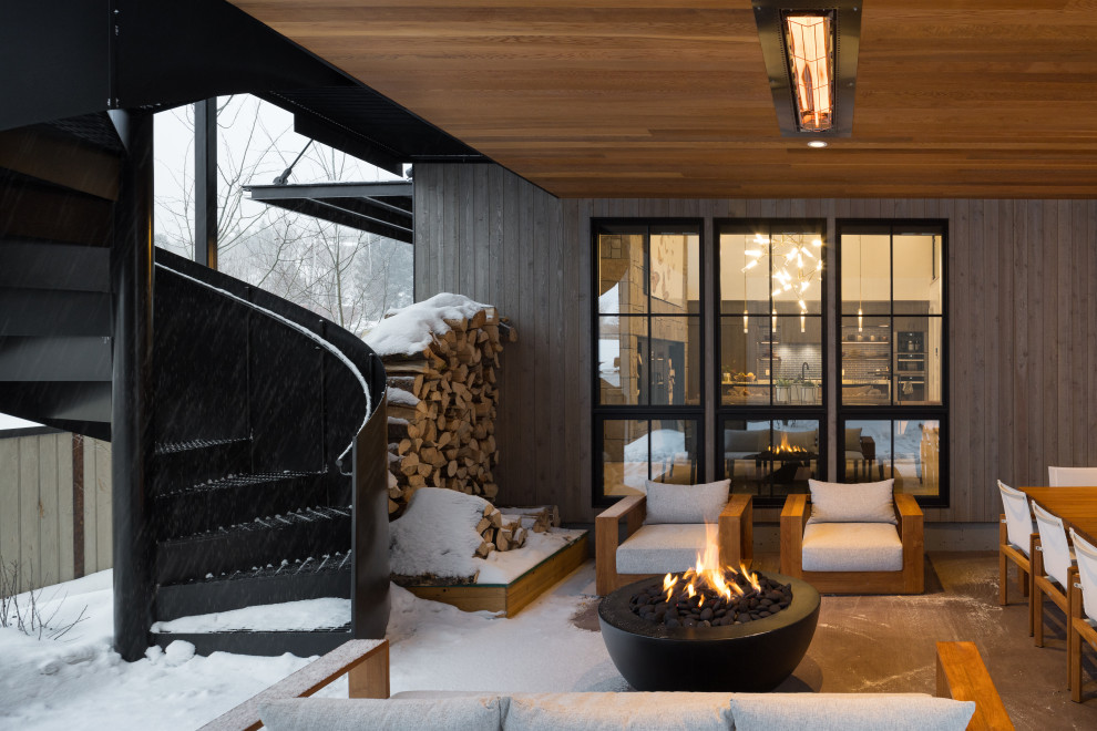 Trendy patio photo in Other