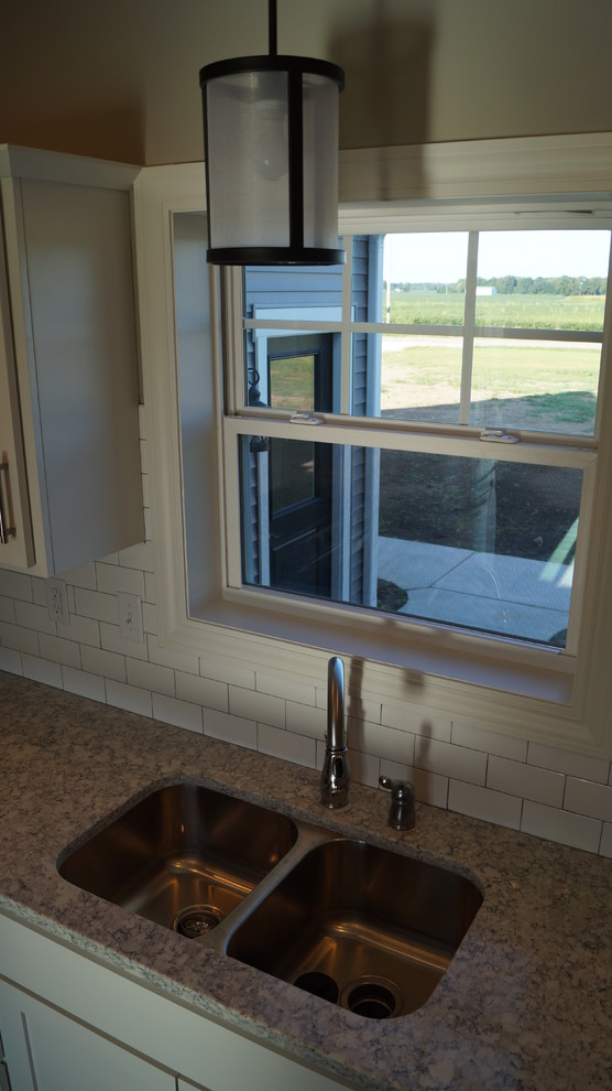 Example of an arts and crafts home design design in Chicago