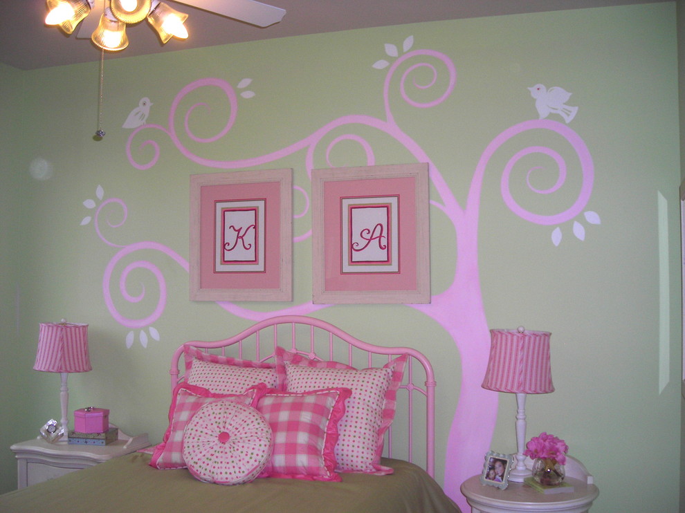 Photo of a modern kids' room in Houston.