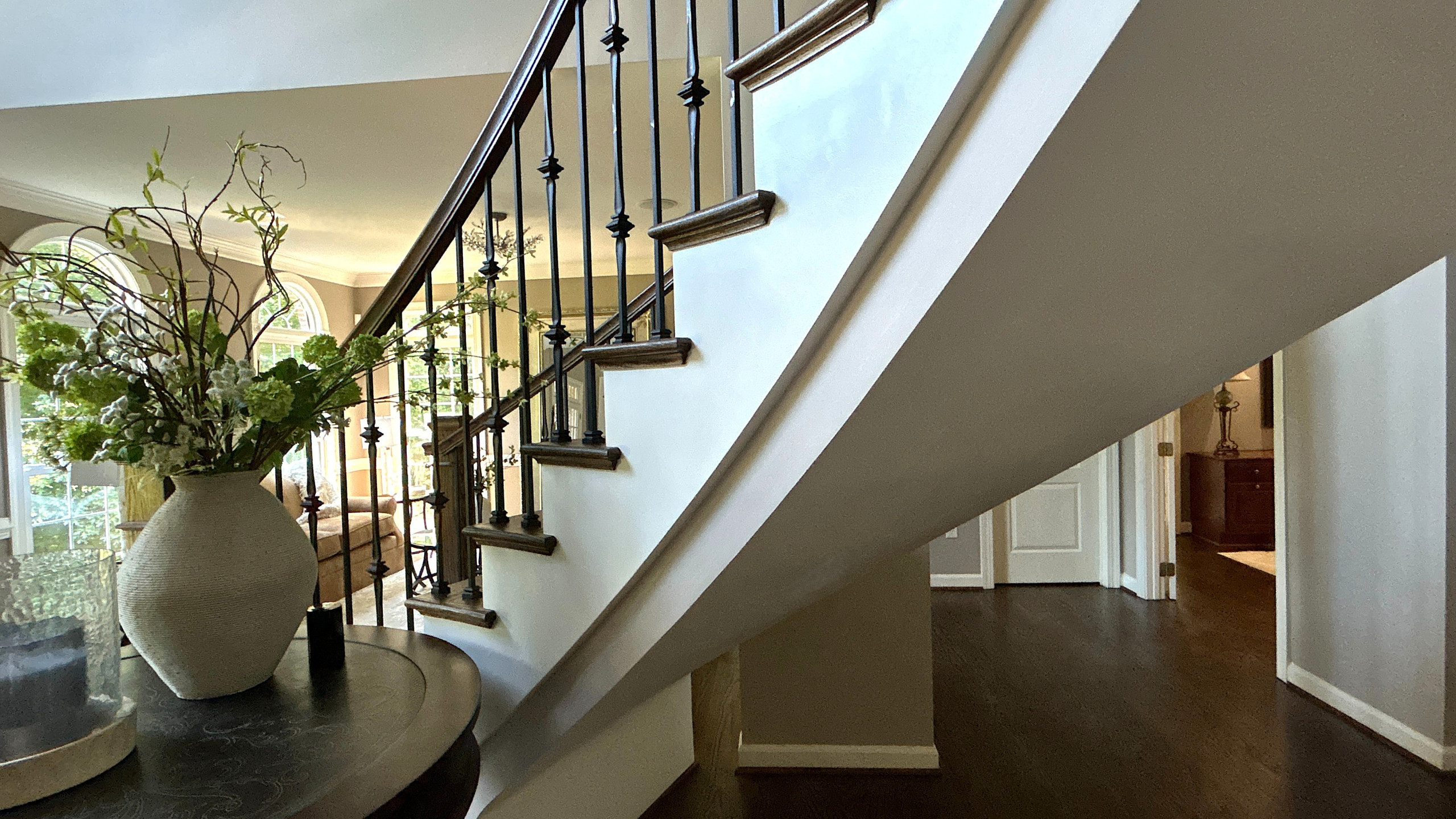 Project #157 | Traditional Curved Foyer Staircase