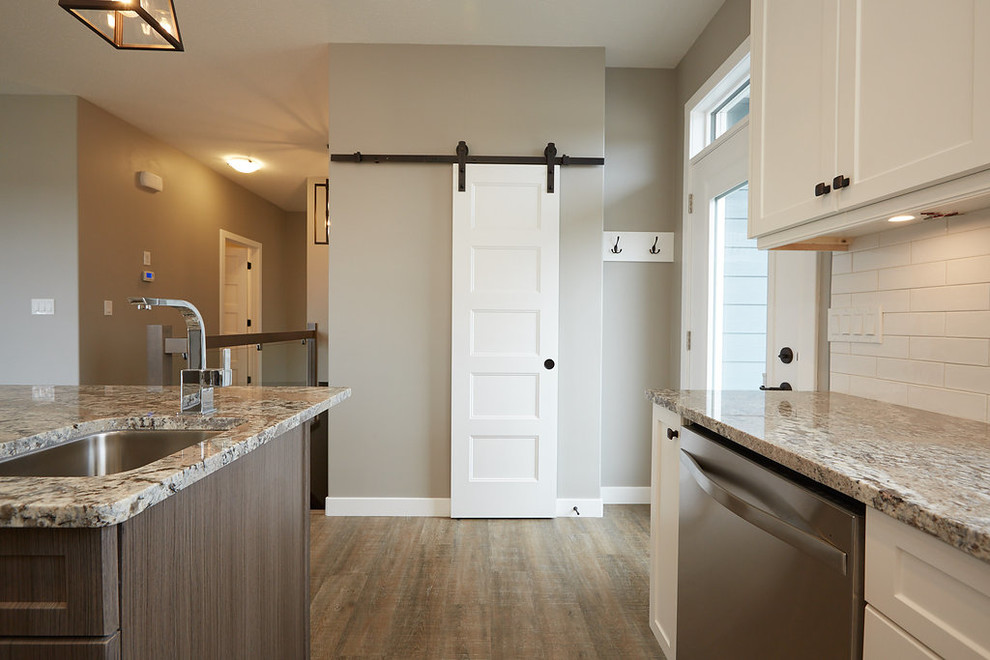 Kitchen - modern kitchen idea