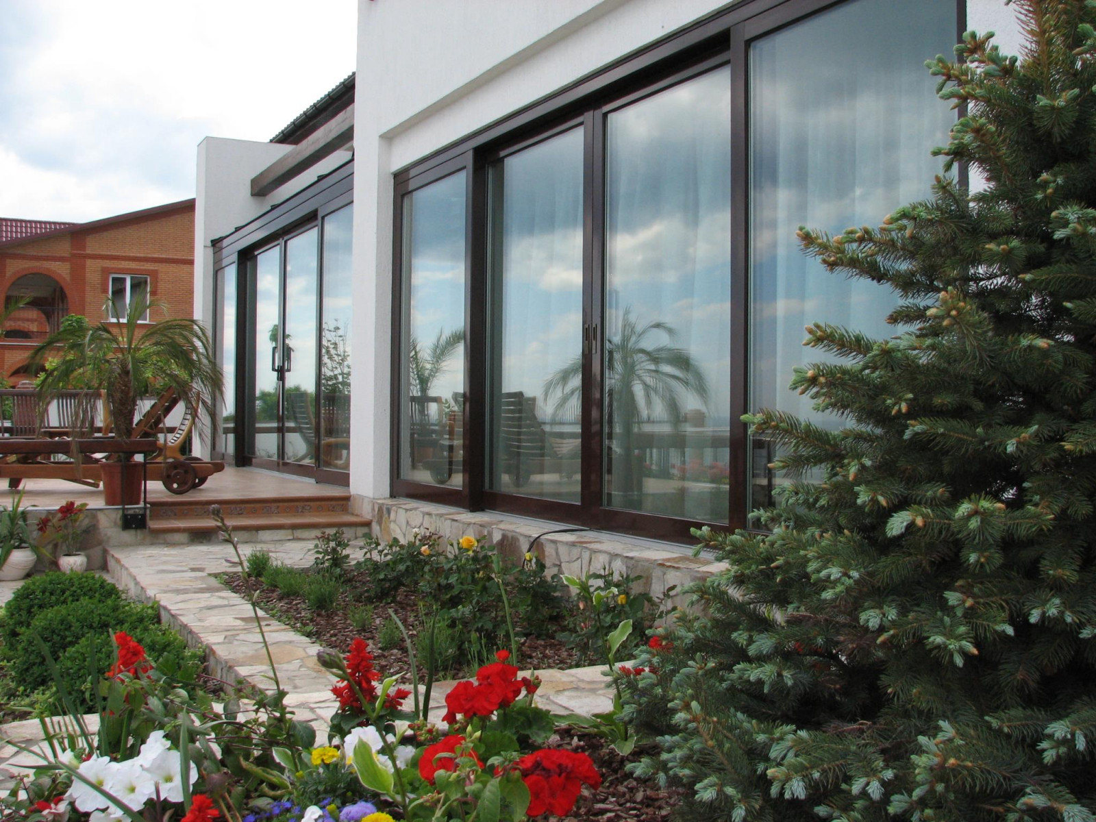 Раздвижные системы в загородном доме