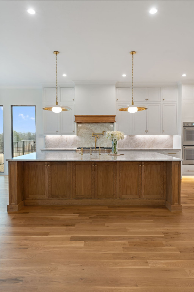 Example of a transitional kitchen design in Dallas