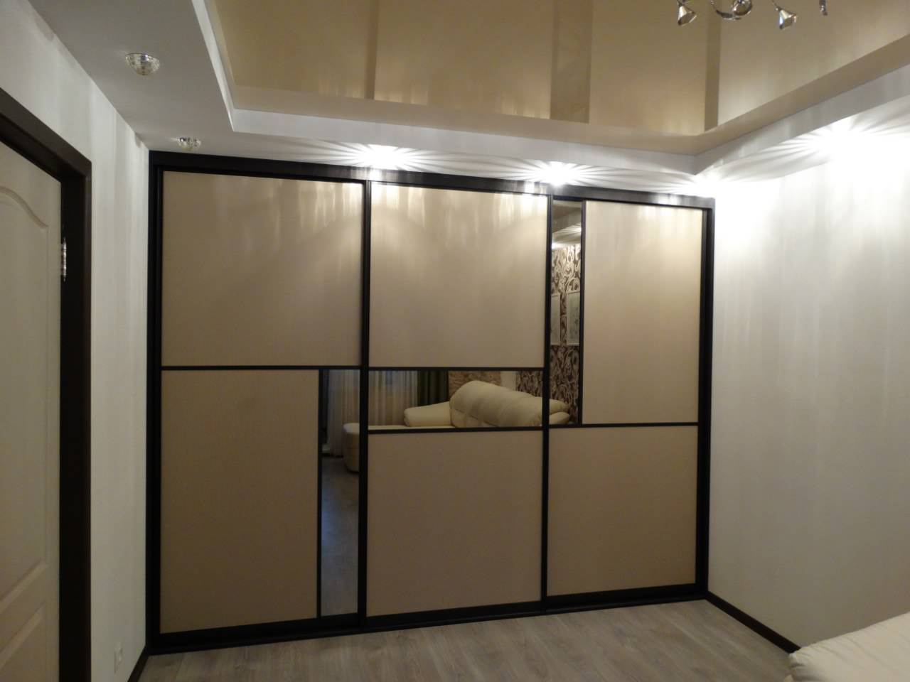 шкафы купе.